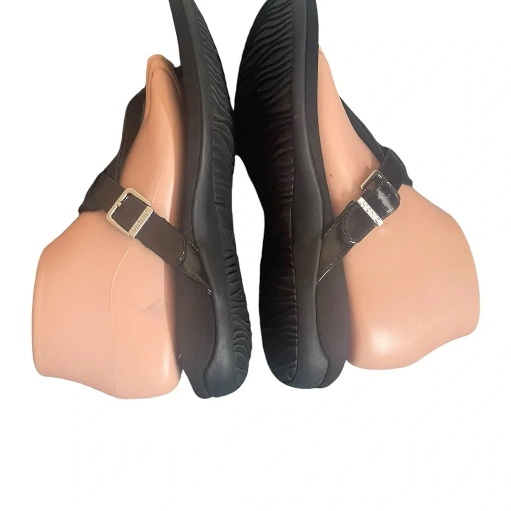 Vionic Tropez Women's Patent Leather Thong black sandals‎ size 8